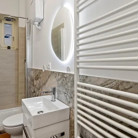 Apartamento Tiffany - Netflix Per 8pp Con Garage Box Trieste
