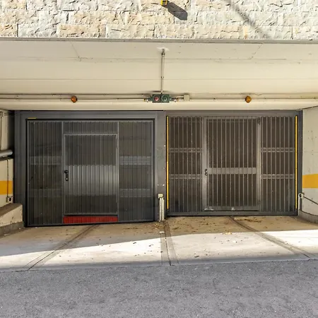 Tiffany - Netflix Per 8pp Con Garage Box Trieste