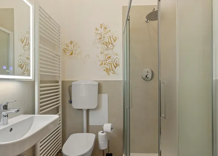 New! Da Tiffany 115mq Con Garage Box Gratuito Per 8 Persone Apartmán *