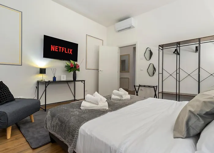 New! Da Tiffany 115mq Con Garage Box Gratuito Per 8 Persone Apartmán